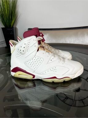 Jordan Retro 6 “maroon” size 11
